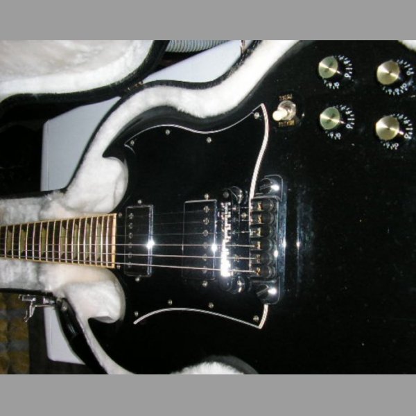 El.kytara Gibson SG a komba
