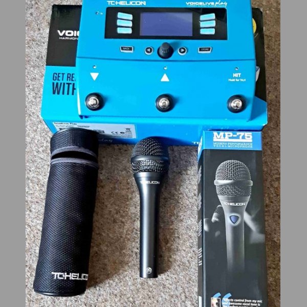 Prodám Vokální procesor Vocal Live Play + mikrofon MP-75