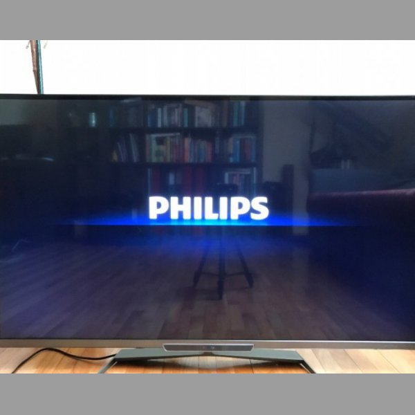 lcd TV Philips 107 s podporou Funkce Ambilight: