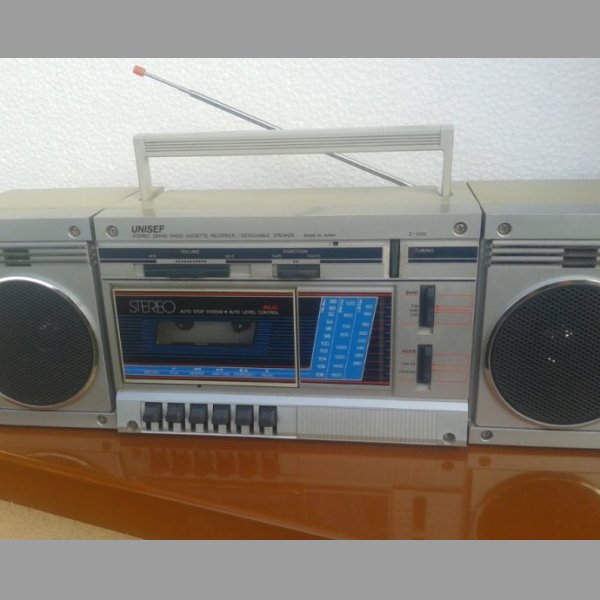 Radiomagnetofon Unisef -Japan