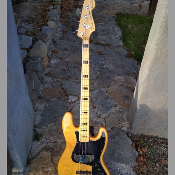 Baskytara FENDER 2008 Marcus Miller Jazz Bass