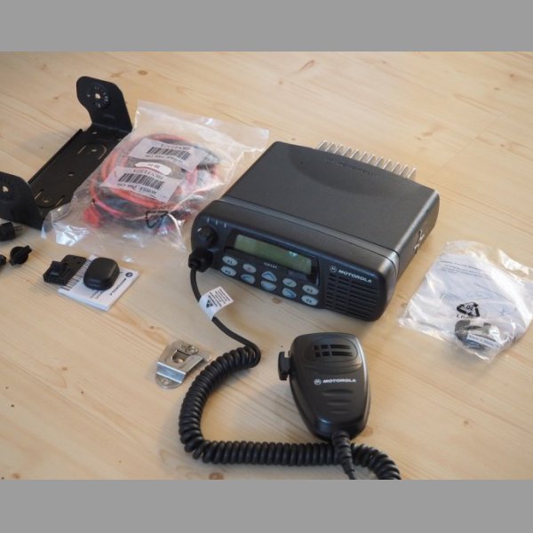 Vozidlová Motorola GM360 VHF pro hasiče